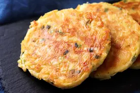 2个鸡蛋、半根白萝卜，只需10分钟，就能做出一顿香喷喷的早餐图片