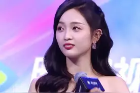 明星别再做烤瓷牙，吴宣仪的牙齿影响追剧，热巴、娜扎也被坑了图片