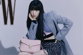 金泰妍黑长直刘海造型，精致得像芭比，冷白皮的优越体现出来了图片