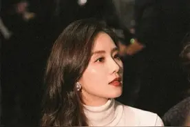 女人一旦过了40，过年少烫“大妈卷”！试试这3款发型，特减龄图片