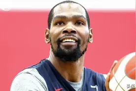 最有钱的屌丝！名记：杜兰特是个没女友的死宅 除了打球就爱抽大麻图片