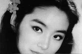 1979年，林青霞致电秦汉:我要订婚了。秦汉:你就是个悲剧，随便吧图片