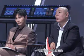 声优都是怪物？猛男打电话发出萝莉音，比真妹子都嗲，路人看傻图片