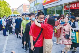 2020高考的珍贵画面！乘风破浪，一路向前图片