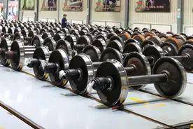 为什么火车需要那么多轮子？图片