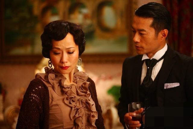 唐嫣、罗晋夫妻档领衔，年代传奇谍战剧《乱世佳人》