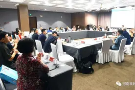 河南省曲剧艺术保护传承中心成立60周年专家座谈会在郑举行图片
