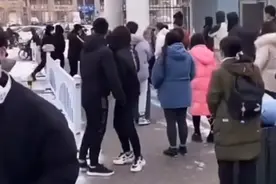 富士康大批员工强行离厂、闯卡回乡，只为了这个传统的“情结”？图片
