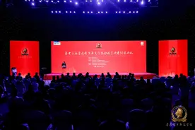 这项青少年文学大奖在浦东揭晓，鲁迅长孙周令飞寄语获奖者：“争做国家栋梁之材！”图片