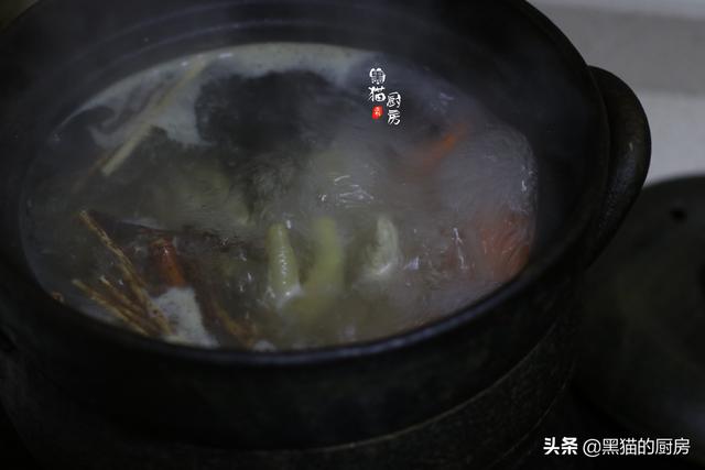 花胶红萝卜汤的做法 2026年花胶红萝卜汤的做法和功效