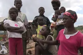 8个孩子的单亲妈妈，在非洲该如何生活图片