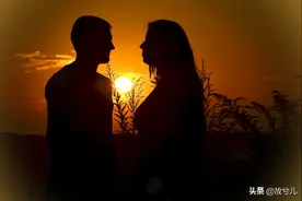 男人最喜欢的女人：既委婉又主动图片
