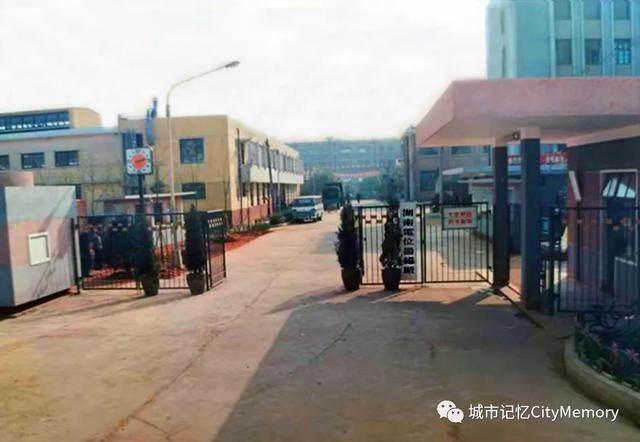 长沙网站建设1681989（井湾子曾经的大厂湖南电位器总厂）