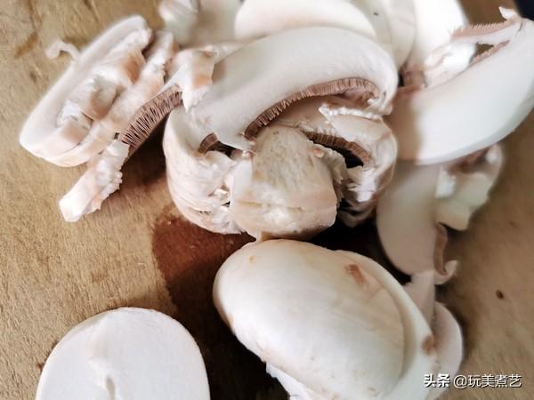 5分钟煎出的牛排，必须有黑椒酱，吃来才有仪式感