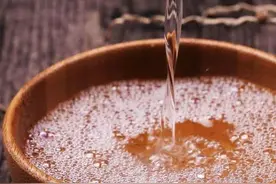 阿拉伯人和中国白酒的关系图片