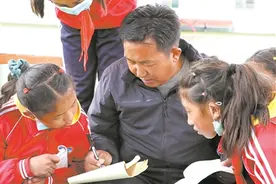 走近2021年全国教书育人楷模强巴次仁：像格桑花一样扎根雪域边陲图片