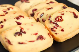 蔓越莓饼干最好吃的做法，方法简单，香酥可口，大人小孩都爱吃