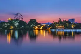 左海公园是福州市区面积最大的公园，全园面积35.47公顷图片