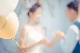 七夕｜左手摸右手？成年人的爱情，是什么？图片