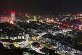 广西灵山县荔枝闻名于世，当地被誉为中国荔枝之乡图片