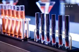 完美日记：唇釉产品质量引质疑 过度营销遭反噬？图片