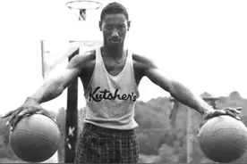 张伯伦如果放到现在怎样？膝盖以下全都是跟腱，照样会是超级巨星图片