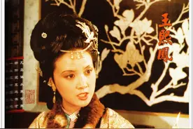 红楼梦里的周姨娘是什么身份？从王熙凤骂平儿的一句话可以看出图片