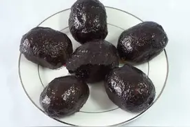 看到湖南人这样吃猪血，我掐住了自己的脖子图片