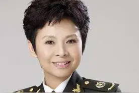 2000年“走私案”遭封杀，唱《春天的故事》的董文华，现状如何？图片