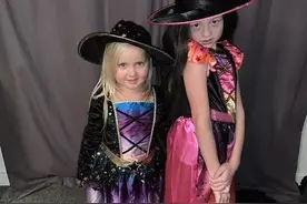 英国妈妈给8岁儿子化妆穿女装，还支持变性，网友：怕将来后悔图片