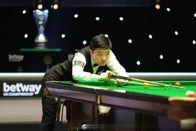 英锦赛战报，丁俊晖奥沙利文晋级，亨得利惨败，附上第三日对阵表图片