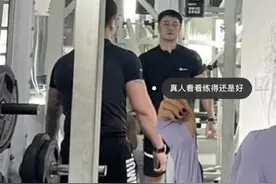重庆健身房偶遇蒋劲夫，颜值大跌差点认不出，网友为偷拍太拼了图片