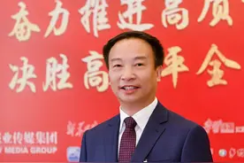 【人大代表风采】皇甫立同：竖起脊梁担事，办人民满意的教育图片