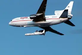 美太空军用空射火箭射卫星 展示快速发射能力 战时可补充卫星损耗图片