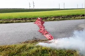 10000根烟花棒同时点燃，老外真会玩！视频封面