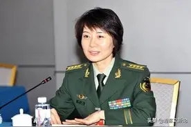 现代“花木兰”大校军衔，却嫁给普通保安，雷敏：我是嫁给爱情图片