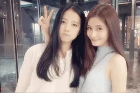 闺蜜结婚我随礼3千，我结婚闺蜜随礼3百，看她朋友圈时，我懵了图片