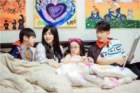 吴尊终于舍得晒媳妇了！40岁林丽莹穿睡衣不失少女感，哪像孩他妈图片