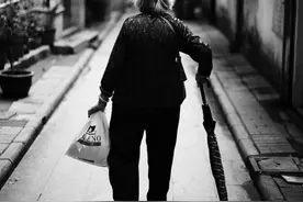 不要让老了的父母，看我们的脸色（母亲篇）图片