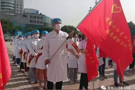 渭南小白兔口腔医院：智慧助老人 小兔永相随图片