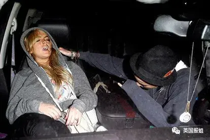 被爸妈害惨，玉女变“欲女”，好莱坞最美甜心崩坏的十年…