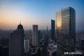 繁华的中华第一商圈，并不在一线城市，地面高楼林立地下四通八达图片