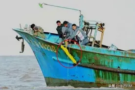 中国渔民：对付外军舰艇我们是专业的！堵侦察船捞潜艇无所不能图片
