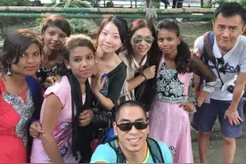 印度人喜欢拉中国游客拍照？当地人：中国人好看，合影有面子图片