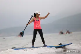 爽一“夏”，带上桨板运动去冲浪，搭配户外旅游你就是朋友圈最潮的仔图片