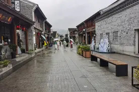 宁波东钱湖南岸有一条老街，被誉为“浙东第一古街”，人气却不高图片