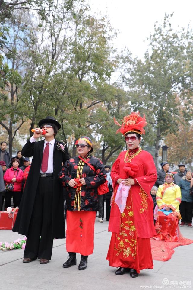 高手在民间，演出自娱自乐，洛阳周王城广场民间曲艺乐园