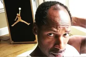 45岁雷阿伦近况：秃头严重，呼吁老詹不要留光头图片