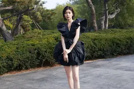 卢杉穿黑色系礼服太显身材，腿长1米5的节奏图片