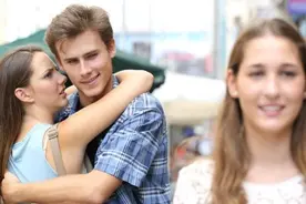恋爱、结婚、离婚，婚外情是人成长的必经阶段图片